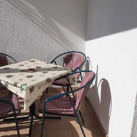 Apartments Dobri - 500M From Beach 宁 外观 照片