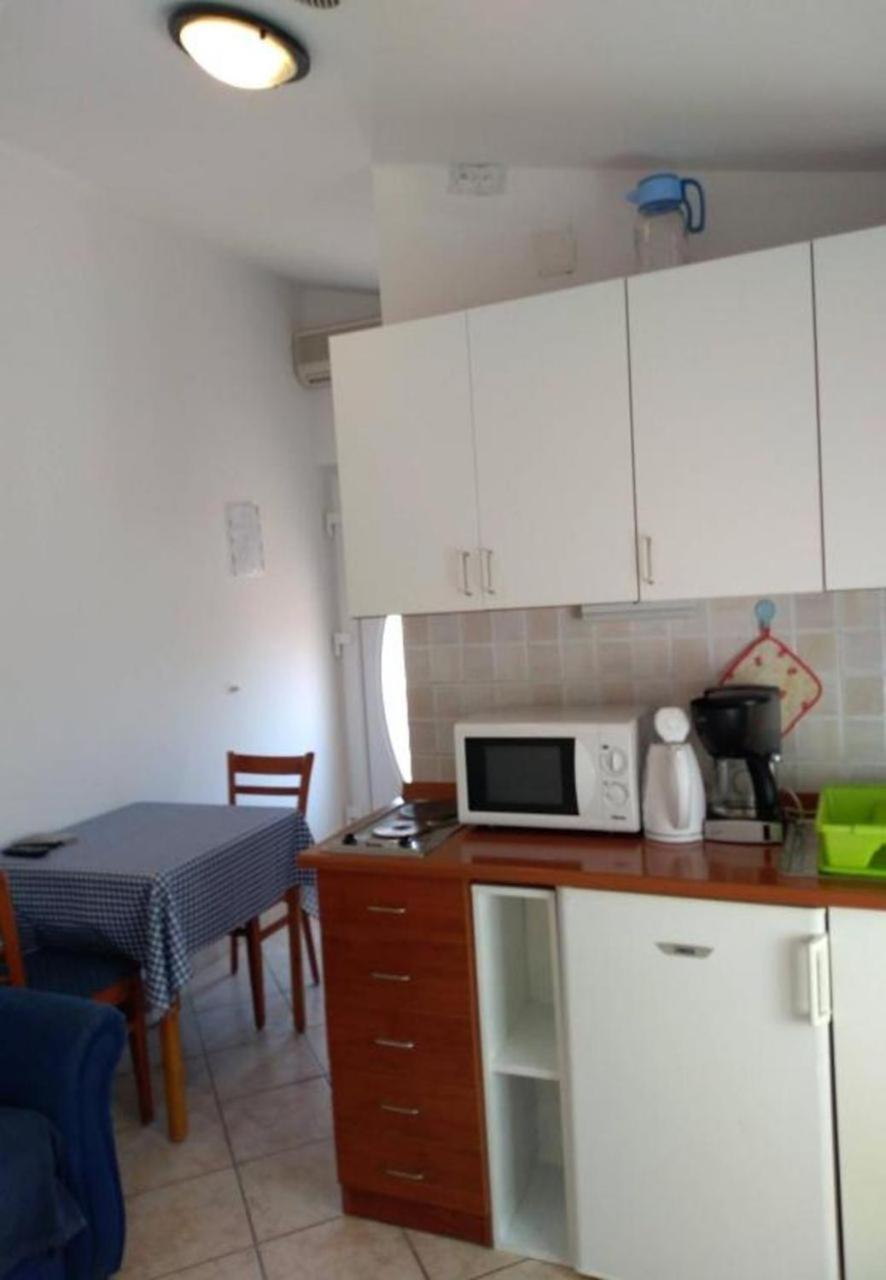 Apartments Dobri - 500M From Beach 宁 外观 照片