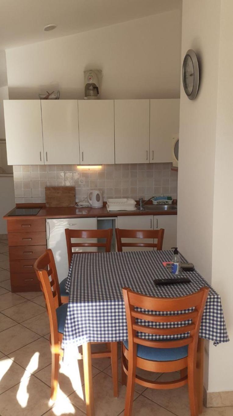 Apartments Dobri - 500M From Beach 宁 外观 照片