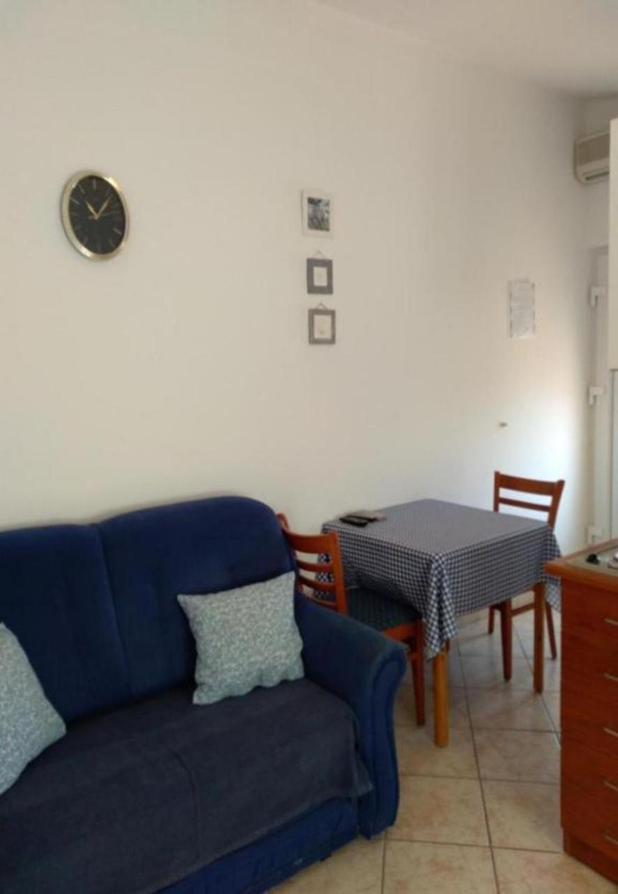 Apartments Dobri - 500M From Beach 宁 外观 照片