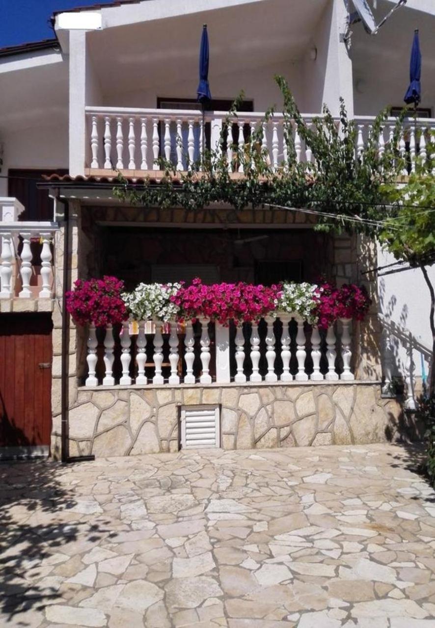 Apartments Dobri - 500M From Beach 宁 外观 照片