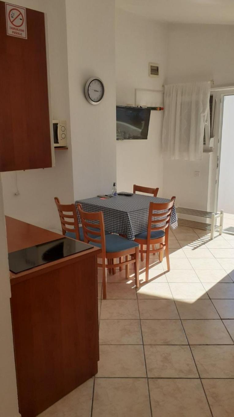 Apartments Dobri - 500M From Beach 宁 外观 照片