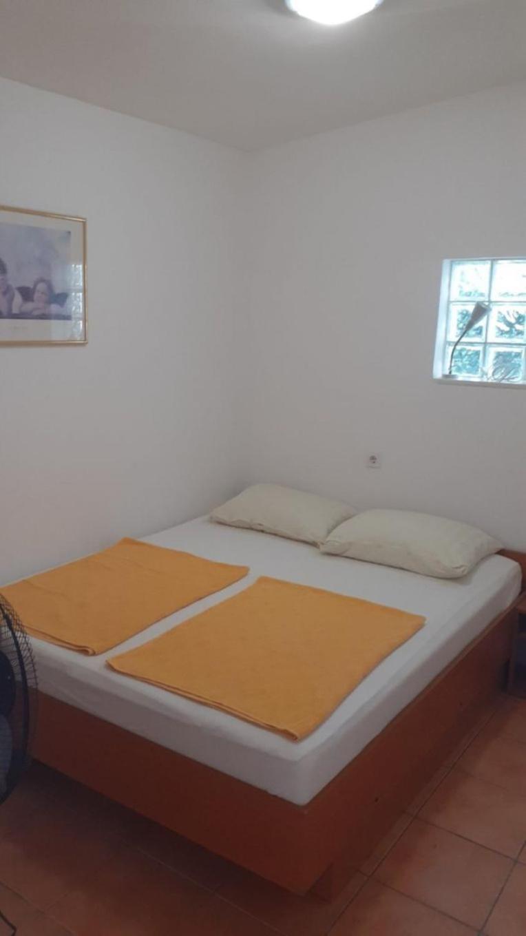 Apartments Dobri - 500M From Beach 宁 外观 照片