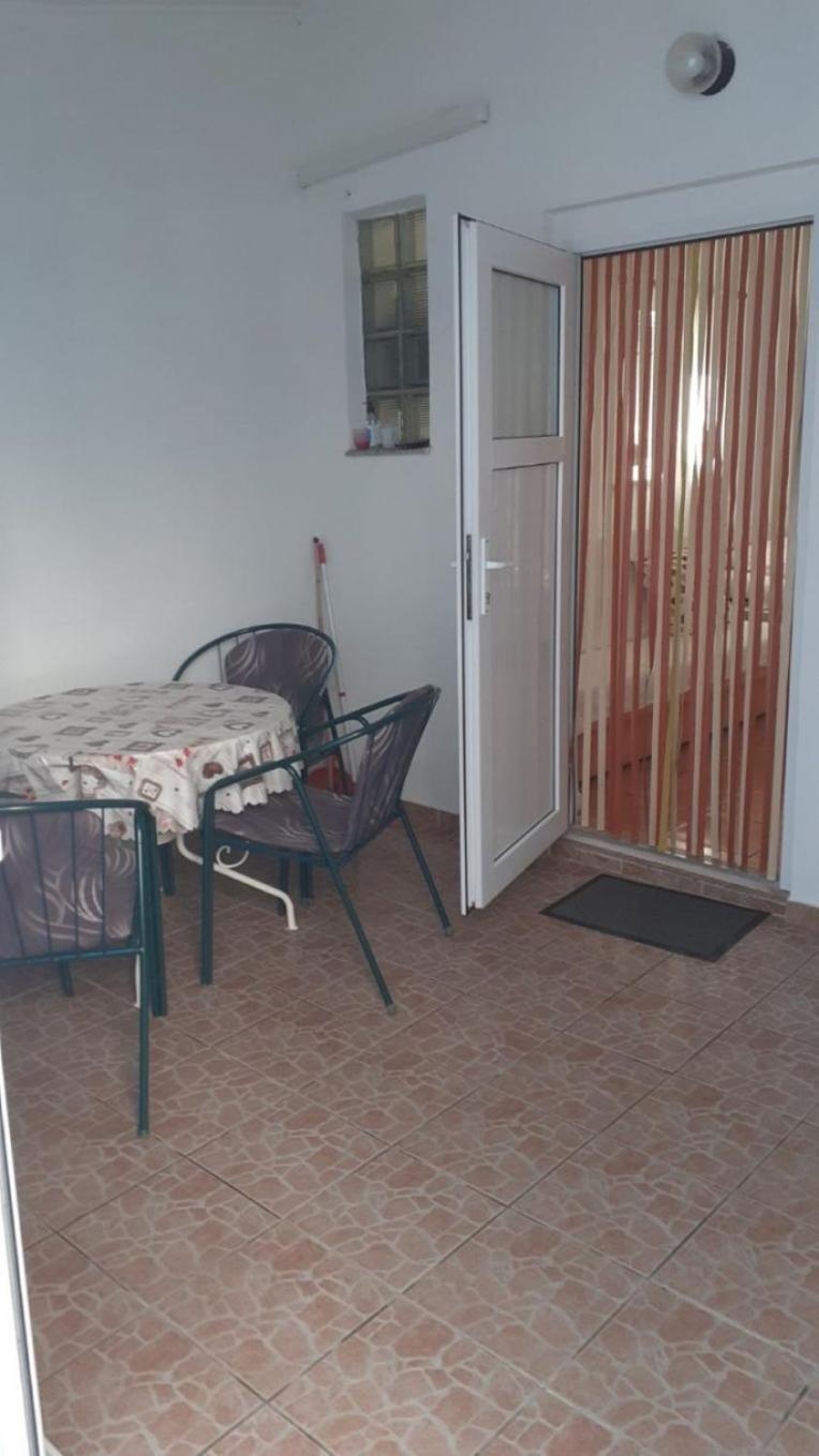 Apartments Dobri - 500M From Beach 宁 外观 照片