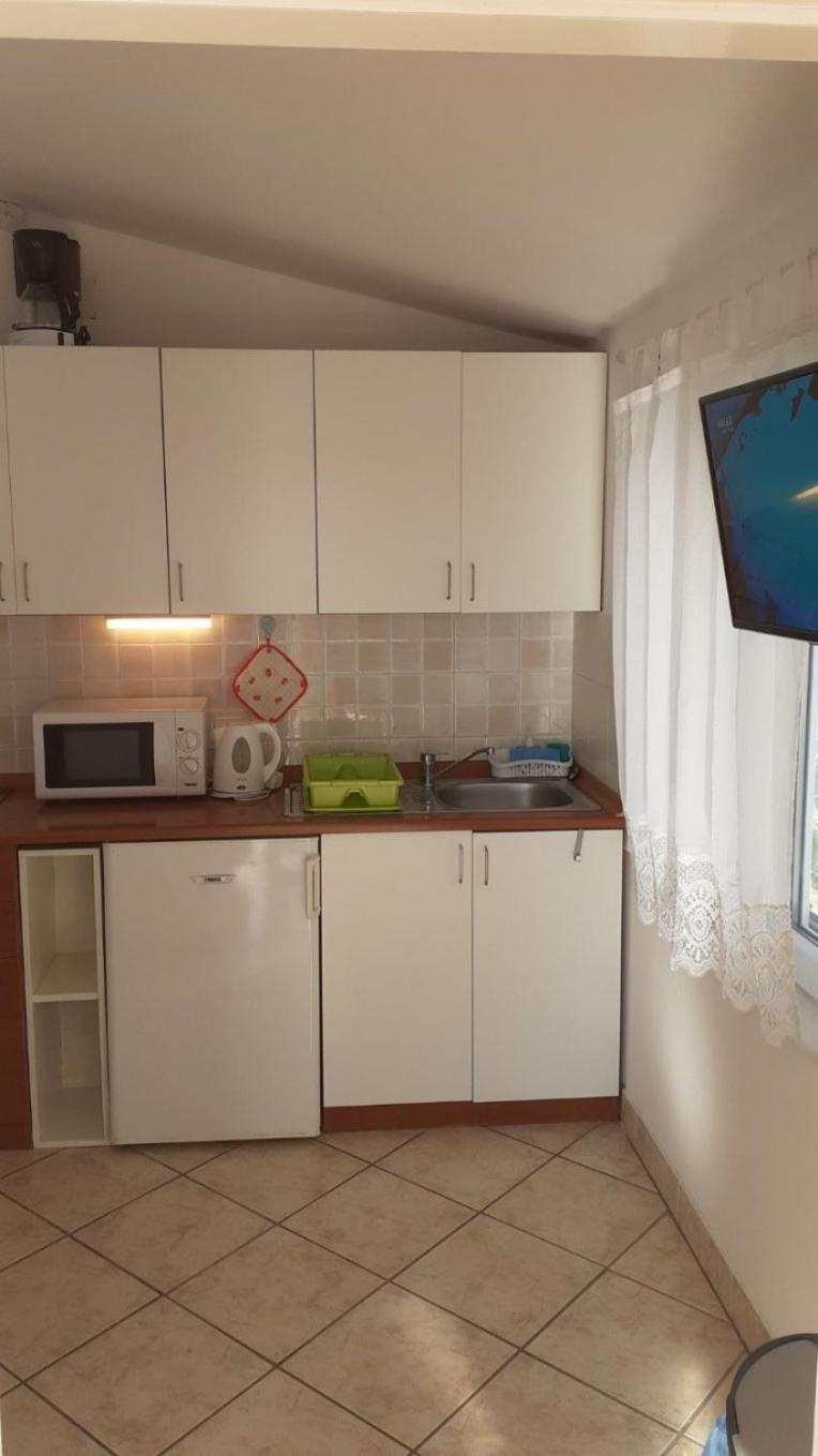 Apartments Dobri - 500M From Beach 宁 外观 照片