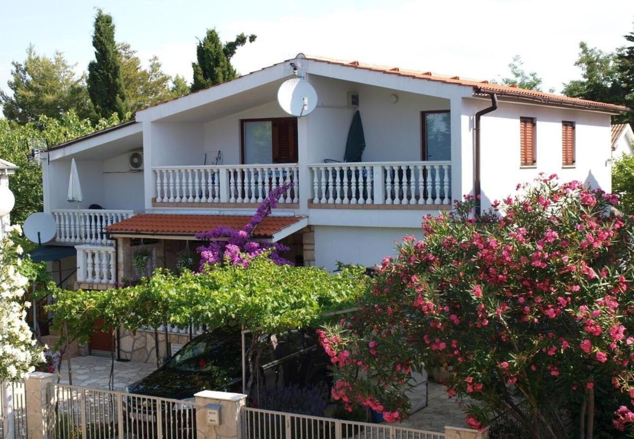 Apartments Dobri - 500M From Beach 宁 外观 照片